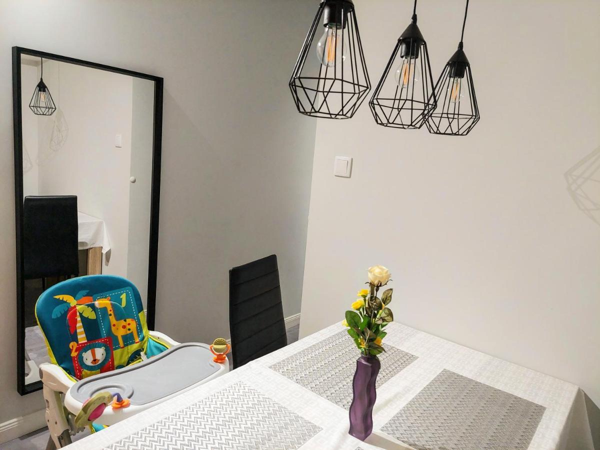 Aweshome City Apartment - 3 Bedrooms And Free Parking Debrecen Exterior foto